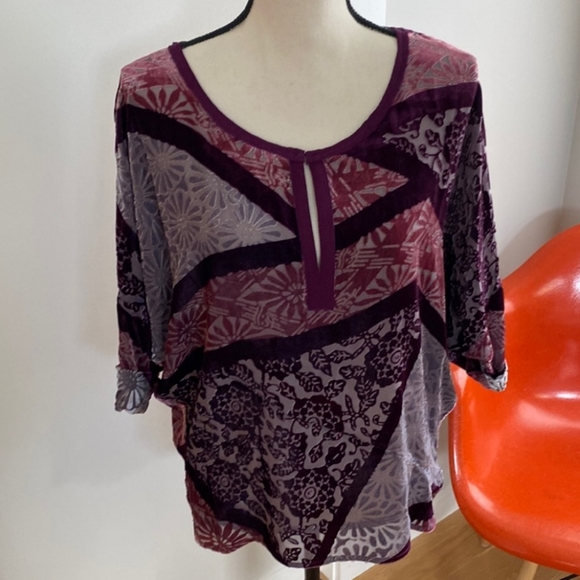 🆕️ Anthropologie Tiny Velvet Patchwork Blouse. NWT - Picture 4 of 14